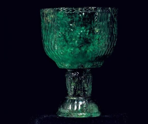 Copa de esmeralda perteneciente a Jahangir.